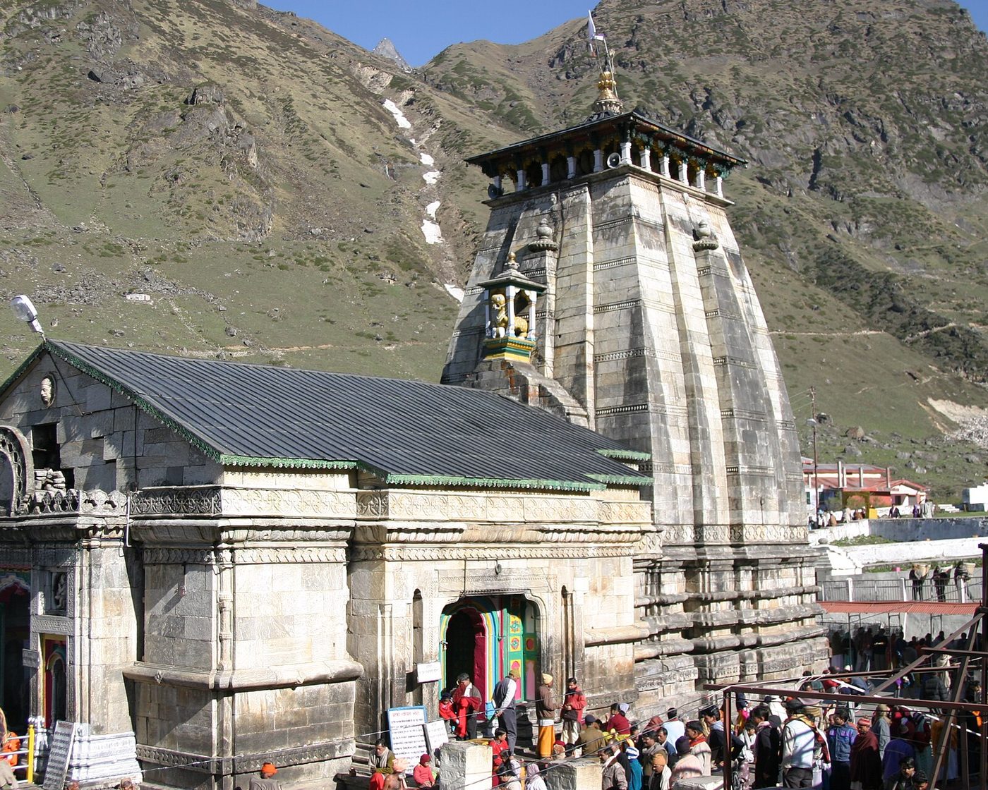 Kedarnath temple below the Garhwal snow line
